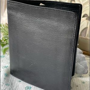 New! Oldie, Men’s Prince Garner wallet.